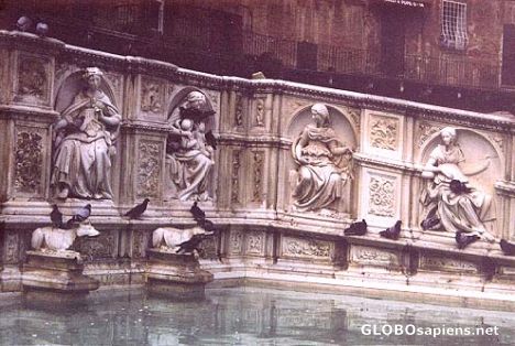 Postcard Fonte Gaia