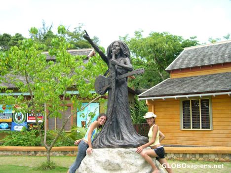 Postcard Bob Marley statue