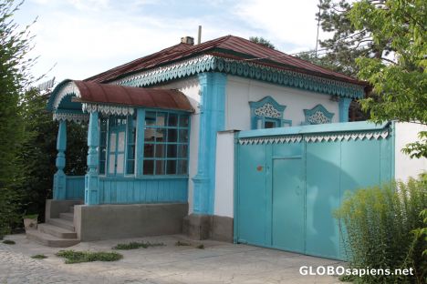 Postcard Backpackers Place Neofit
