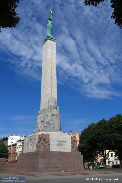 Postcard Freedom monument
