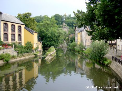 Postcard Luxembourg Grund Vallée de l'Alzette