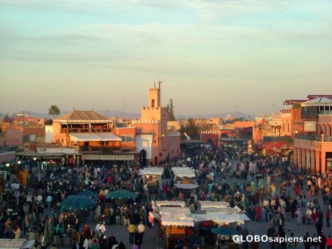 Postcard Jemaa El-Fna in the evening sun