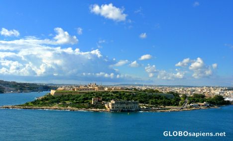 Postcard Fort Manoel in the Valetta bay