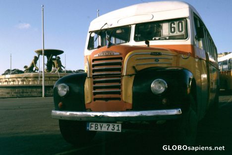 Postcard Malta, Valetta, Oldtimer