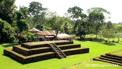 Postcard Mayan pyramide