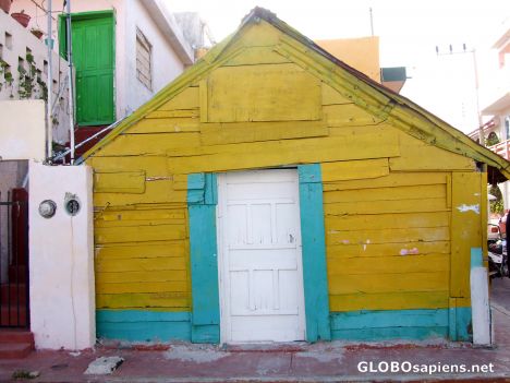 Postcard Yellow hut