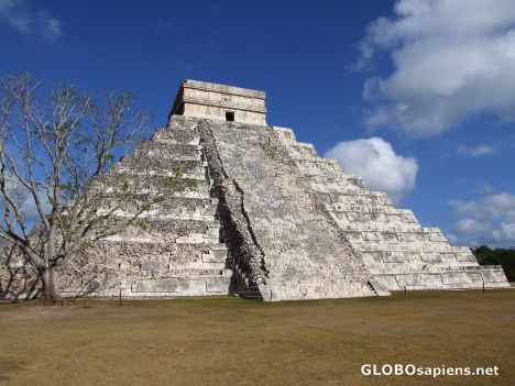 Postcard El Castillo (East side)