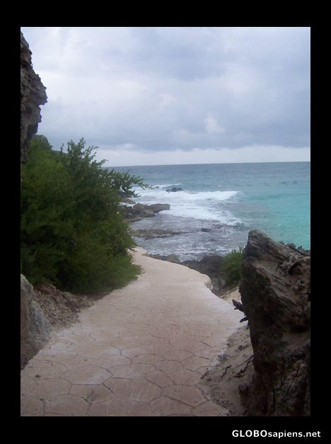 Postcard Path along the coast at Garrafon