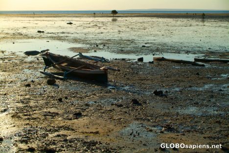 Postcard Ibo - the harbour at the low tide