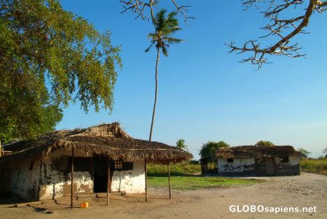 Postcard Tandanhangue - the sole building