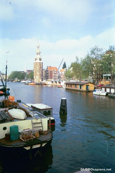 Postcard Another beautiful floating house