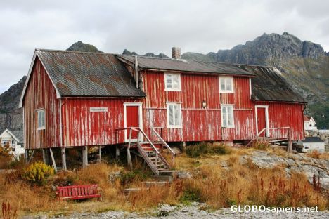 Postcard Henningsvær; Simonbua with Mt. Vågankallen