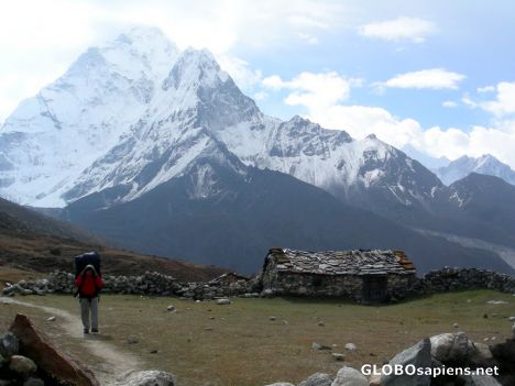 Postcard Trail in Dingboche