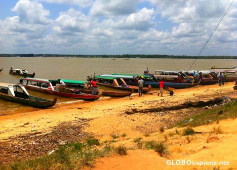 Albina (SR) - boats on the Maroni river
