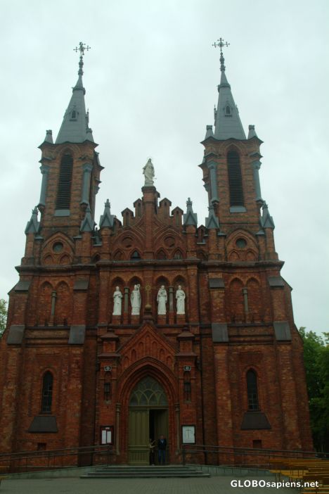 Postcard The church as seen from the front