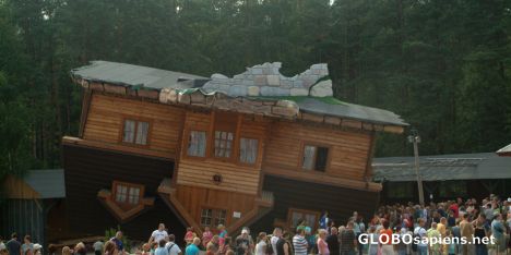 The upside-down house 2