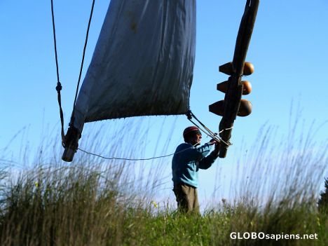 Preparing the sail