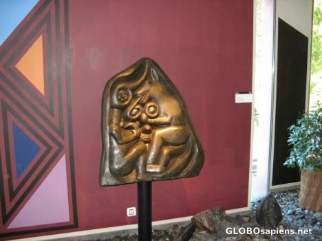 Postcard Zimbabwe sculptures 1