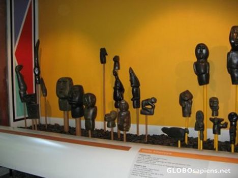 Postcard Zimbabwe scultures 2