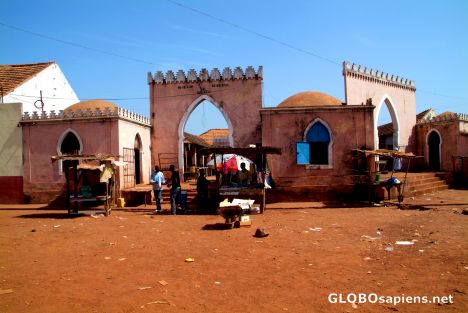 Postcard Bafata - main market