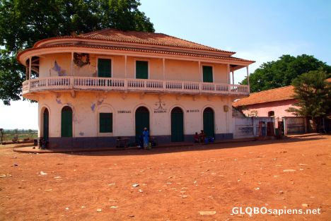 Postcard Bafata - local court