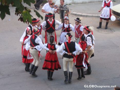 Postcard dancers