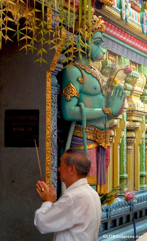 Postcard Singapore - Praying