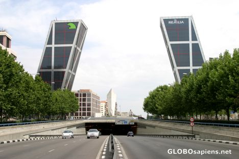 Postcard Paseo de la Castellana, Plaza de Castilla, Madrid