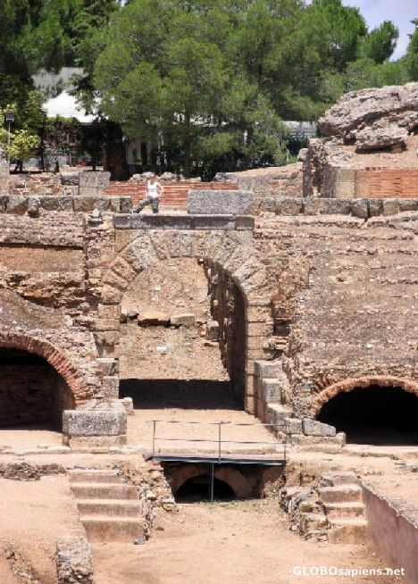Postcard Russian tourist and Roman archaeology