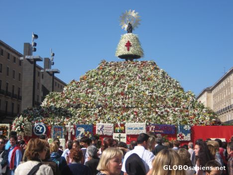 Postcard Flowers offered to the Virgen del Pilar