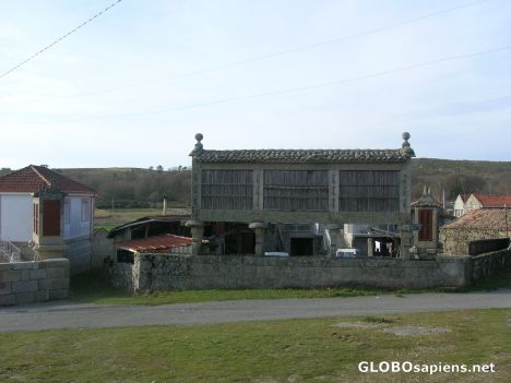 Postcard Horreo enormous