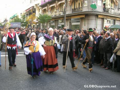 Postcard Old women walking slowly