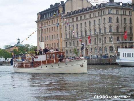 Postcard Boat Wedding Party