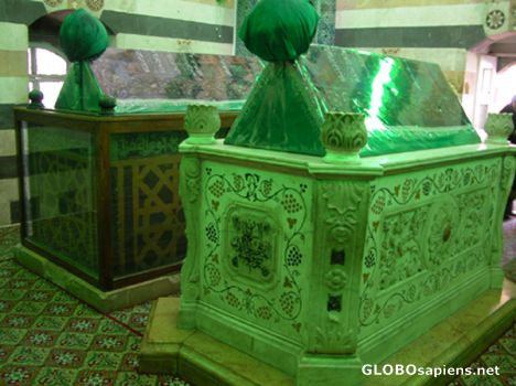 Postcard Salahdin mausoleum.