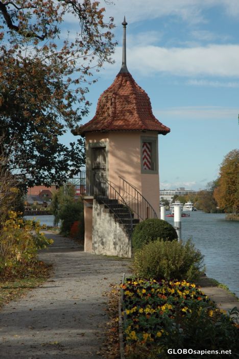 Postcard Tower in Schadau Park