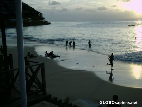 Postcard Evening sun worshippers