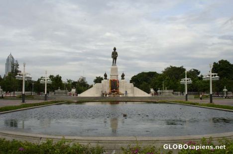 Postcard Monument within Lumpinee Park.