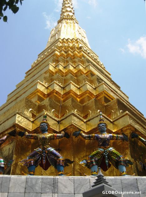 Postcard Yaks, Demon Guardians, hold up Chedi