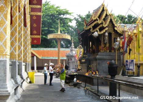 Postcard Wat Phra Kaeo Don Tao - Prayers being burned