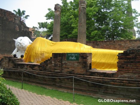 Postcard Full reclining Budda