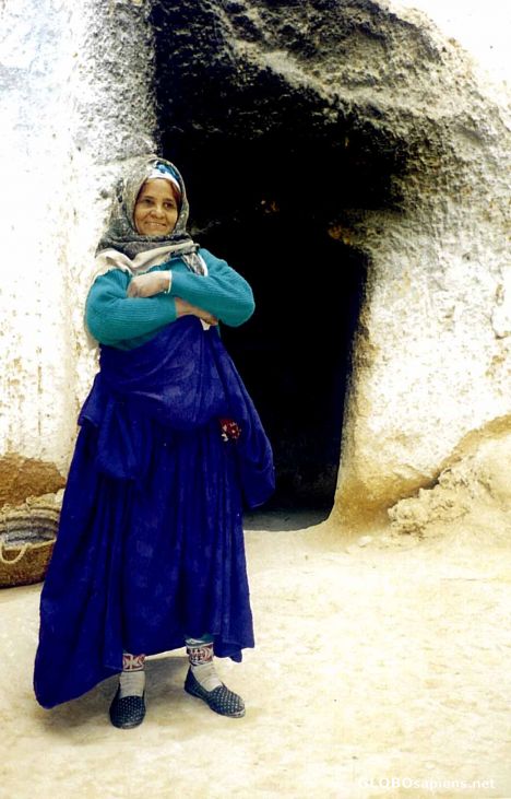Postcard Troglodytes 3/5: Strong Woman