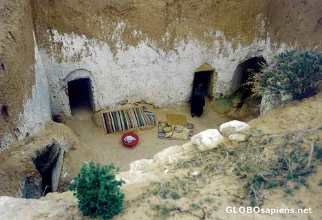 Postcard Troglodytes 2/5: Open Courtyard