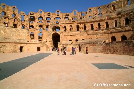 Postcard El Jem (TN) - the amphitheatre - on the arena