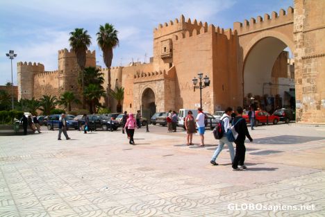 Postcard Sfax (TN) - different angle of the main gate