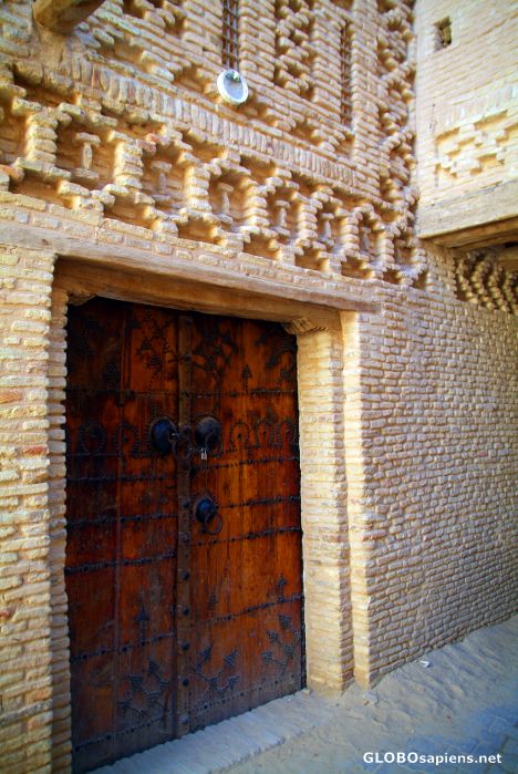 Postcard Tozeur (TN) - a traditional door