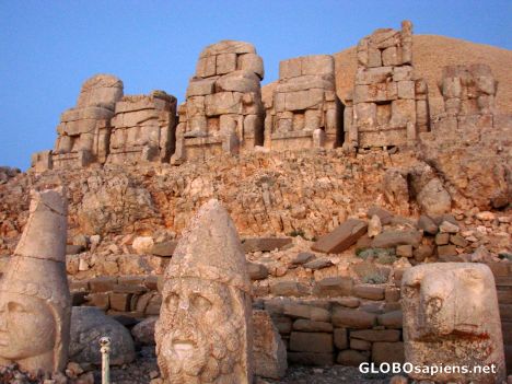 Postcard statues on Nemrut Mountain