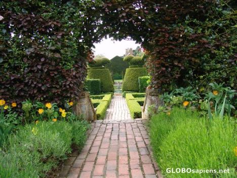 Postcard Hidcote Manor National Trust Gardens 9