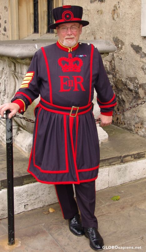 Postcard The Tower of London - Beefeater 2