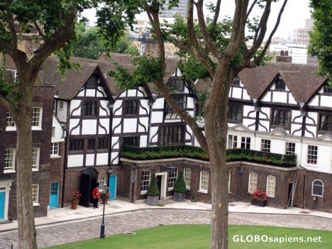 Postcard Tower of London - The Queens House
