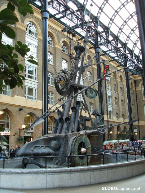 Postcard London's sculptures 1